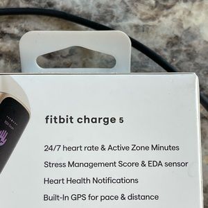 Fitbit Charge 5.